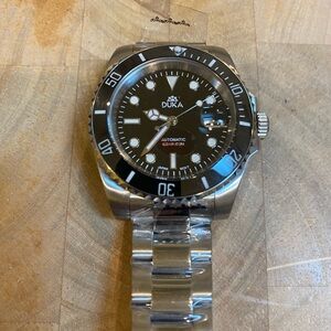 Black and Silver Dive Watch with Rotating Bezel